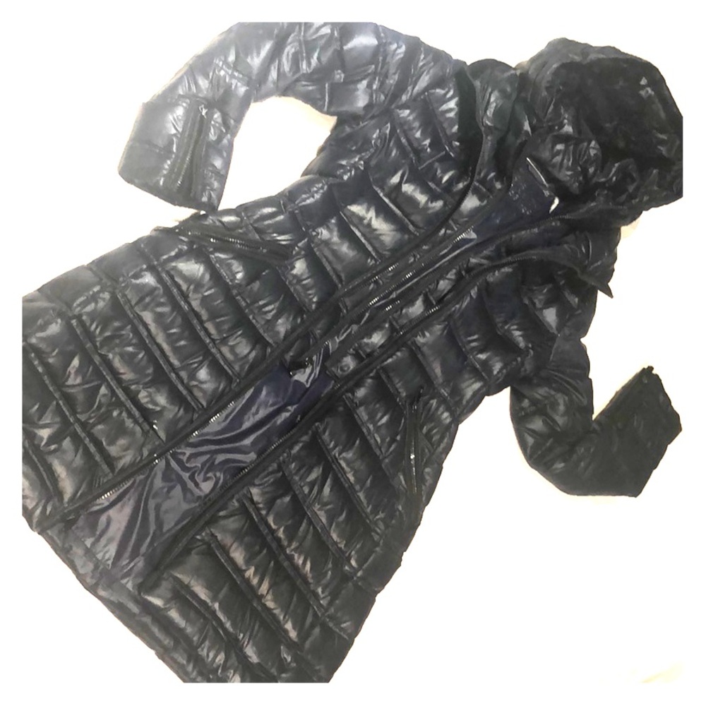 Stunning Dawn Levy Navy Puffer